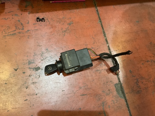 [2035450608] Conmutador de arranque mercedes w203 ‘05