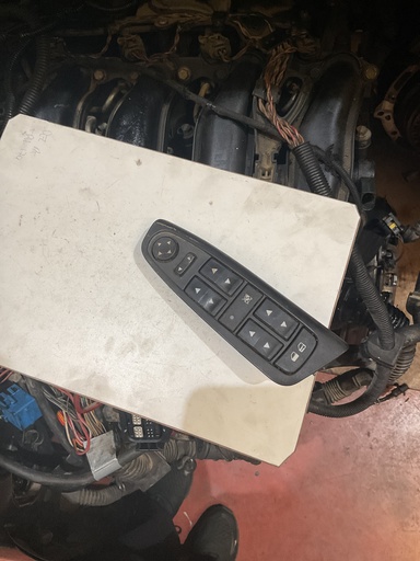 [B569] Botonera eleva lunas izquierda fiat stilo '03