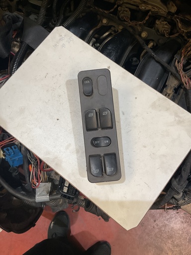 [4814356] Botonera eleva lunas izquierda saab 9-3 ‘00