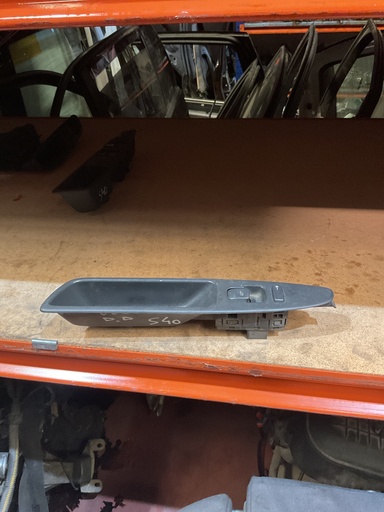 [30638702] Botonera eleva lunas derecha volvo s40 ‘01