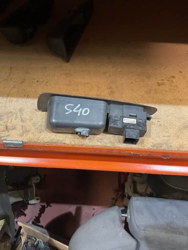 [30889757] Botonera eleva lunas tras.izquierda volvo s40 ‘01