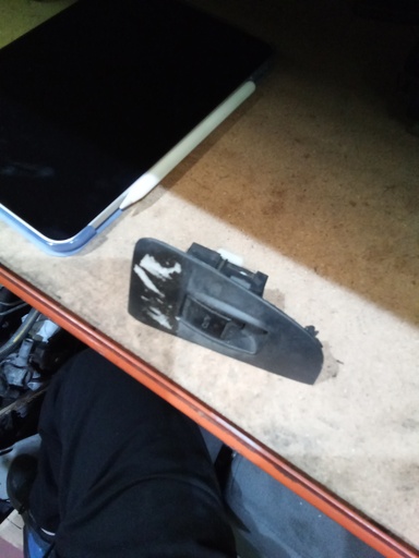 [Sin referencia] Botonera eleva lunas derecha toyota avensis '01