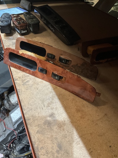 [Sin referencia] Botonera eleva lunas derecha kia carnival '04