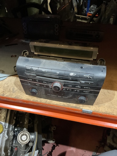 [14794008] Radio mazda 3 ‘03
