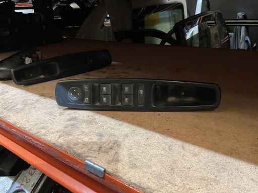 [Sin referencia] Botonera eleva lunas izquierda renault megane iii ‘11