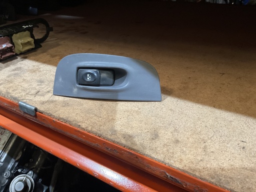 [Sin referencia] Botonera eleva lunas derecha renault megane ‘02