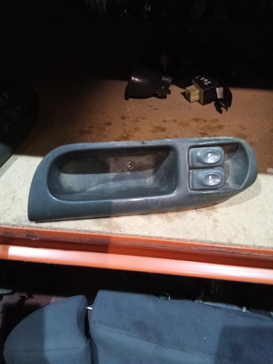 [27262] Botonera eleva lunas izquierda renault scenic i '01