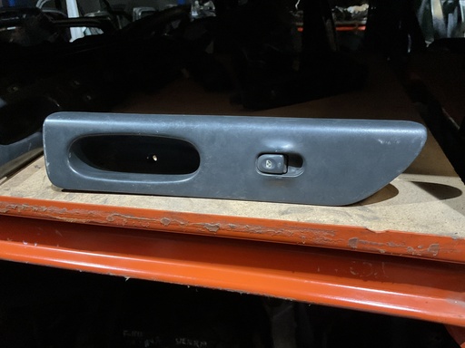 [sin referencia] Botonera eleva lunas derecha renault laguna ‘99