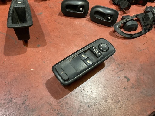 [Sin referencia] Botonera eleva lunas peugeot 807 ‘03