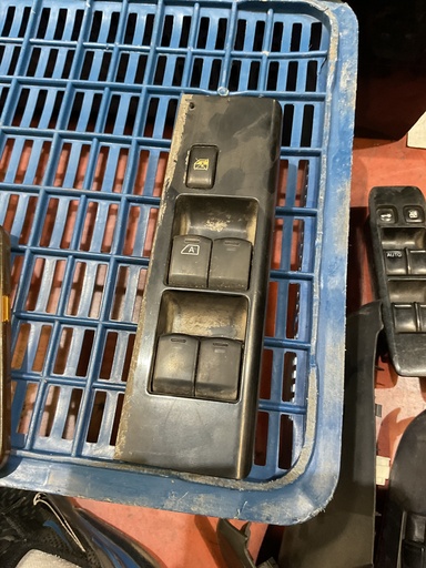 [Sin referencia] Botonera eleva lunas nissan pahtfinder'05