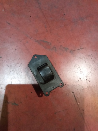 Botonera eleva lunas derecha nissan micra '98