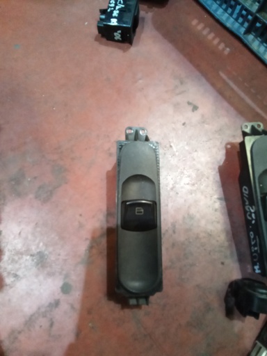 [A6395451413] Botonera eleva lunas mercedes vito '06