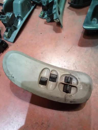 [Sin referencia] Botonera eleva lunas chrysler voyager '02
