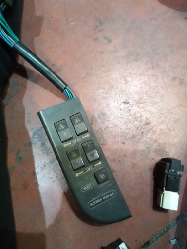 [Sin referencia] Botonera eleva lunas sang yong korando '95