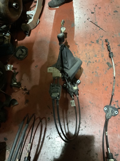 [8A6R7C453] Palanca cambios 5 vel. ford fiesta ‘10