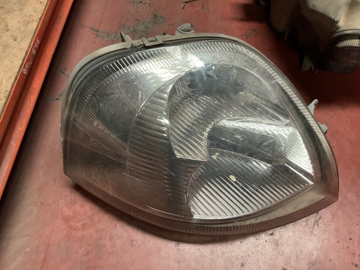 [8200163518] Faro renault master derecho 2004