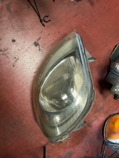 [7700311371] Faro izquierdo renault trafic 2005
