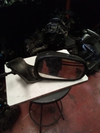 Retrovisor derecho manual rover 400 '95