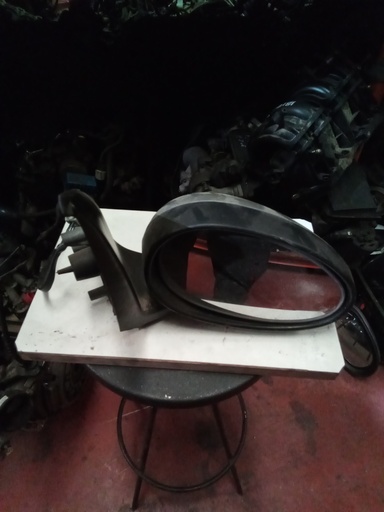 Retrovisor derecho rover 25 '00