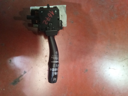 [202004726] Mando de limpiaparabrisas kia carens '05