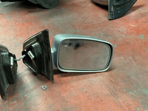 [015753] Retrovisor derecho kia sorento ‘04