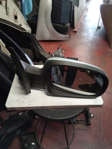 [065022] Retrovisor derecho opel Corsa c '04