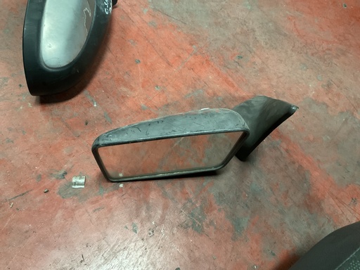 [00747] Retrovisor izquierdo citroen ax ‘87