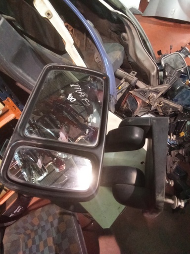 Retrovisor izquierdo renault trafic '00