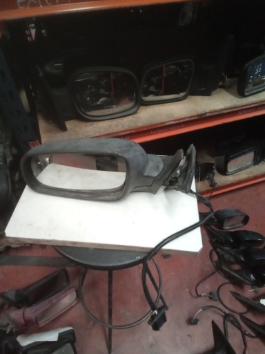 [0157427] Retrovisor derecho volkswagen passat '00