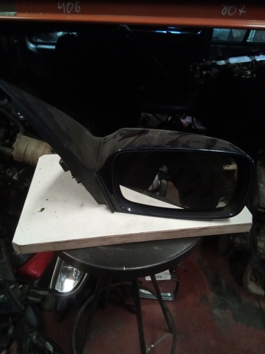 Retrovisor derecho ford mondeo '95