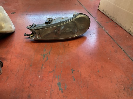 Faro izquierdo Ford Mondeo 1998