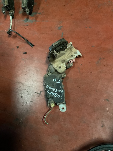 [Sin referencia] Cerradura trasera derecha subaru forester ‘00