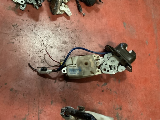 [Sin referencia] Cerradura maletero nissan x-trail ‘03