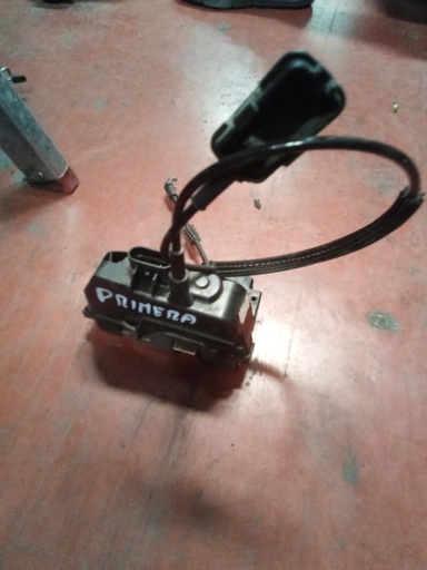 Cerradura delantera derecha Nissan primera '05