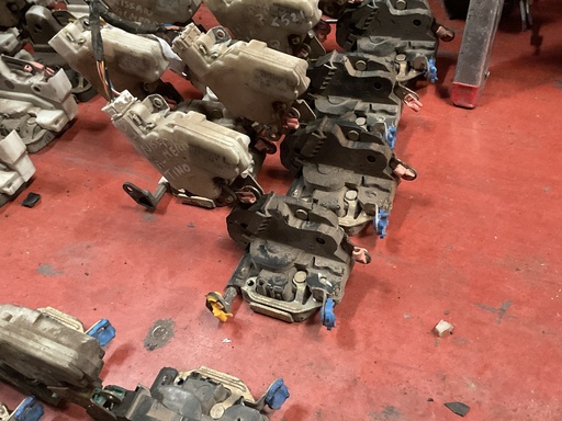 [Sin referencia] Cerradura delantera izquierda nissan almera ‘02