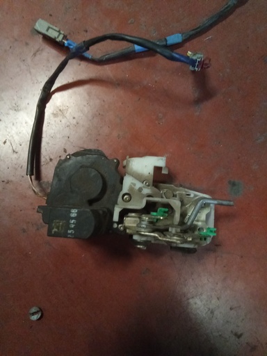 Cerradura trasera derecha honda Civic '98