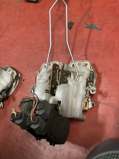 [Sin referencia] Cerradura delantera izquierda honda hrv ‘01