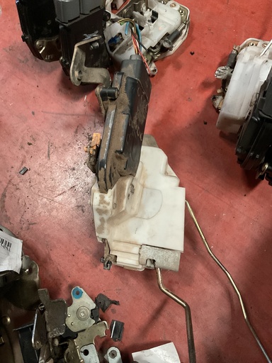 [Sin referencia] Cerradura delantera derecha honda hrv ‘08