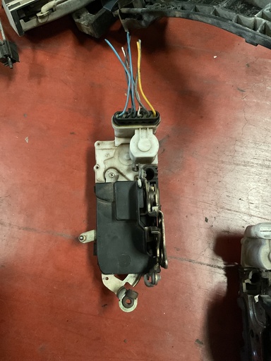 [Sin referencia] Cerradura delantera izquierda alfa 147 ‘06