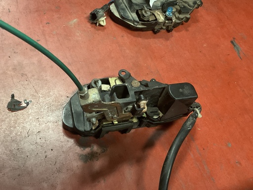 [Sin referencia] Cerradura delantera izquierda kia carnival ‘03