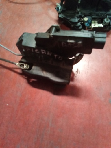 Cerradura delantera derecha Kia picanto '05