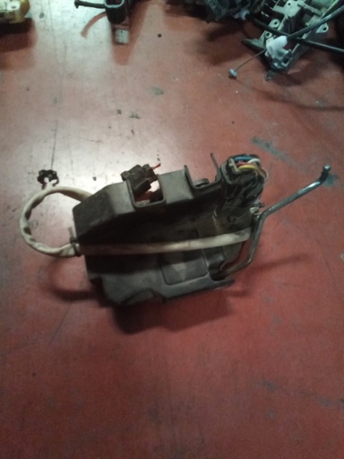 Cerradura trasera izquierda Hyundai getz '06