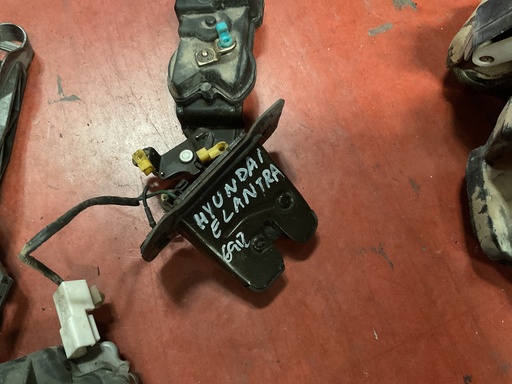 [Sin referencia] Cerradura maletero hyundai elantra ‘02