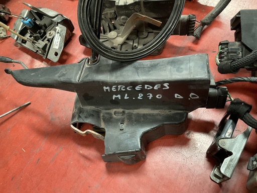 [Sin referencia] Cerradura delantera derecha mercedes ml ‘07
