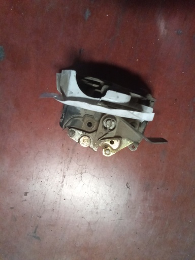 Cerradura trasera izquierda Mercedes clase e w124 '99