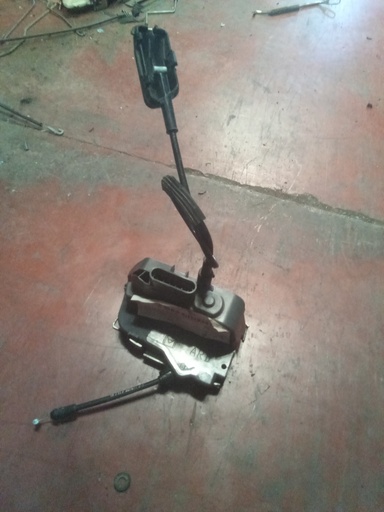 [009163Z98] Cerradura trasera derecha Renault laguna '03