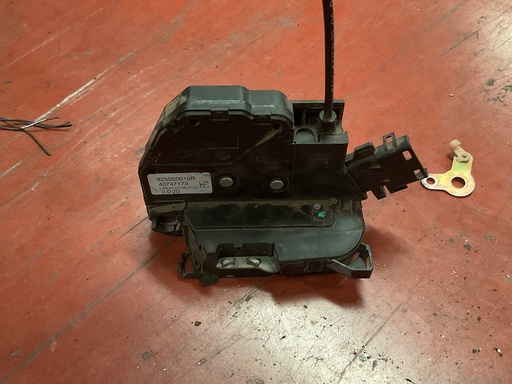 [825020019R] Cerradura trasera derecha renault fluence ‘12