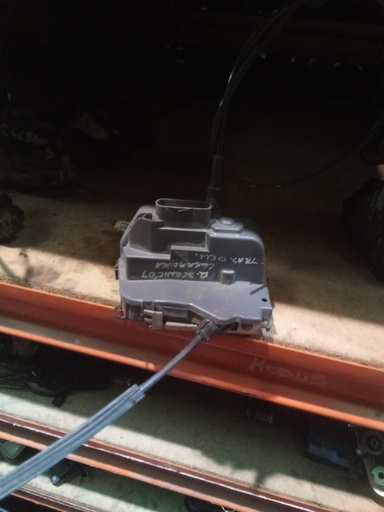 Cerradura trasera derecha Renault scenic II '04