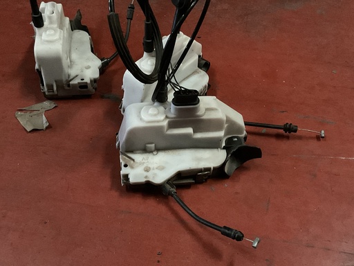 [Sin referencia] Cerradura delantera izquierda renault megane ‘07