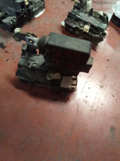 Cerradura trasera derecha Renault Clio I '98